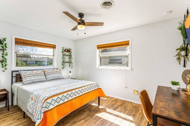 Foto del edificio - 4544 Gilpin Way