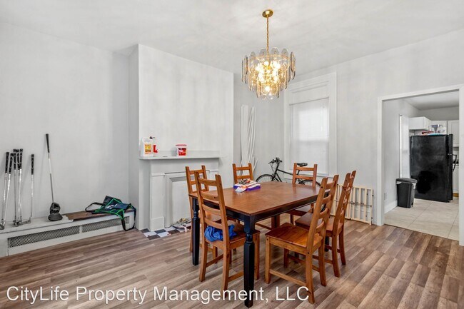 Foto del edificio - 3 br, 1 bath House - 250 Maple Avenue