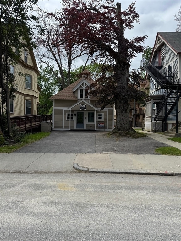 Building Photo - 51 Cedar St