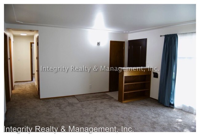 Building Photo - 4 br, 1.5 bath House - 5362 S Hickory St