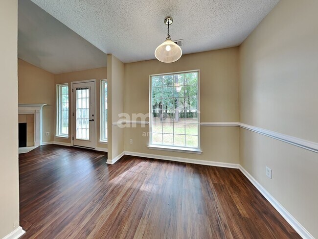 Foto del edificio - 388 Shady Oak Cir