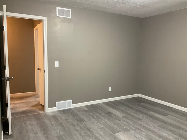 Foto del edificio - 1814 Lakeview Dr