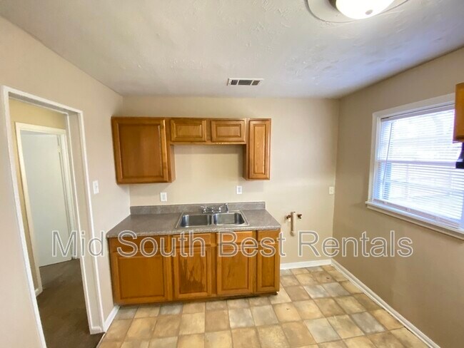 Foto del edificio - 4956 Gill Rd