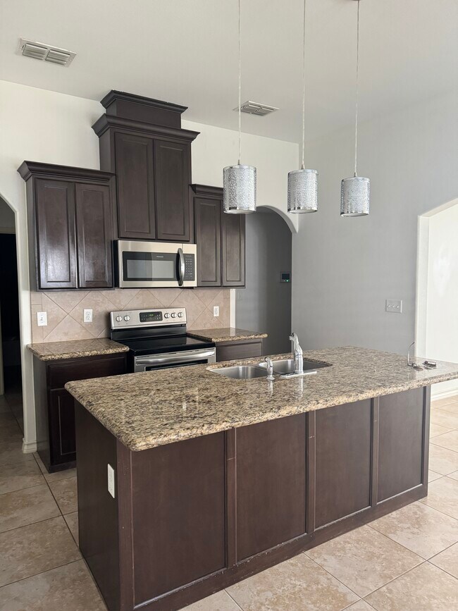 Foto del edificio - 212 Sandhill Oak Dr