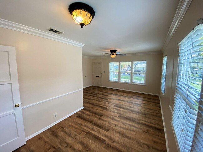 Foto del edificio - 14509 Cullen St