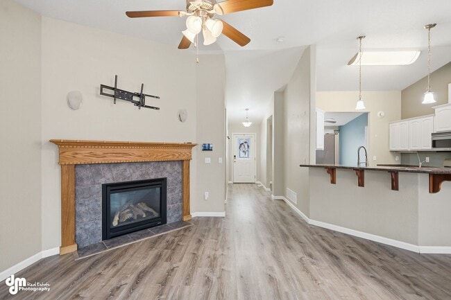 Foto del edificio - 3 BEDROOM | 2 BATHROOM | 2 CAR GARAGE