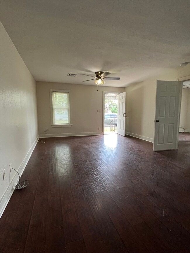 Foto del edificio - 1601 NW Bell Ave