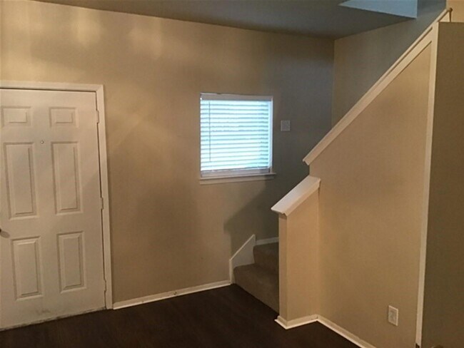Foto del edificio - 26893 Kings Park Hollow Dr