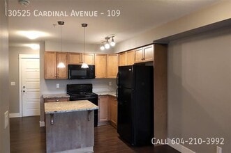 Building Photo - 30525 Cardinal Ave