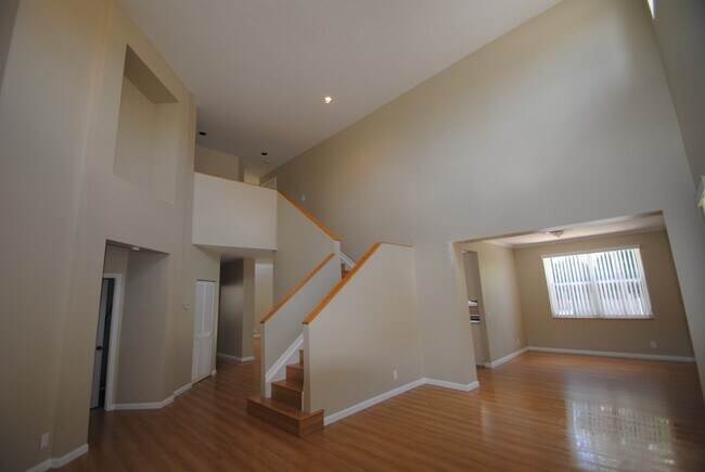 Building Photo - 3915 Hawks Ct