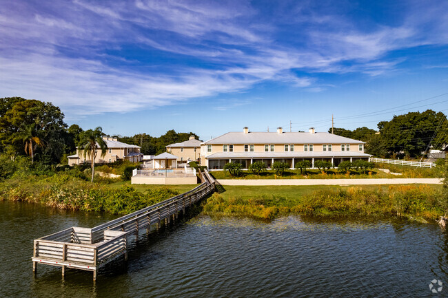 206 Lake Ned Rd Winter Haven, FL 33884 - Lakeside Apartments