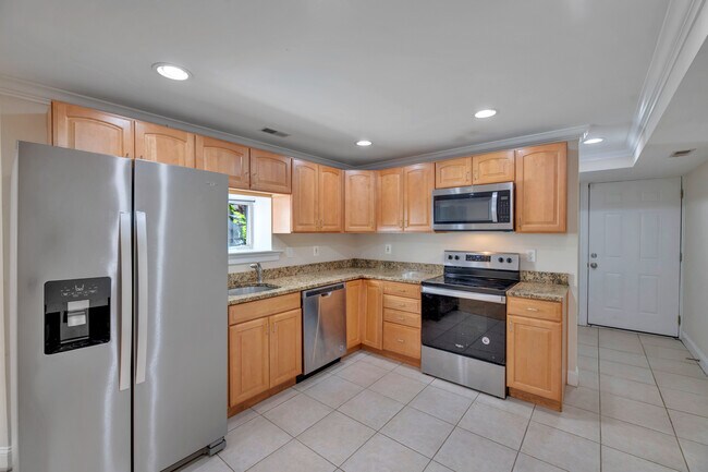 Foto del edificio - 611 L St NE