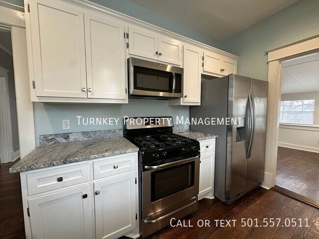 Foto del edificio - 3209 Kavanaugh Blvd