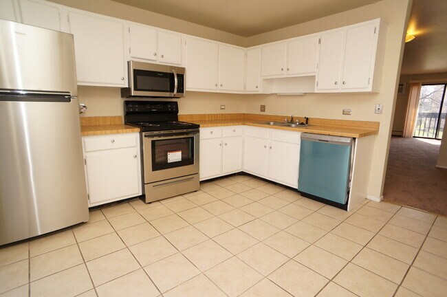 Building Photo - 1101 Florence Ave