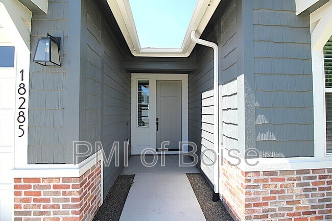 Foto del edificio - 18285 Arch Hvn Wy