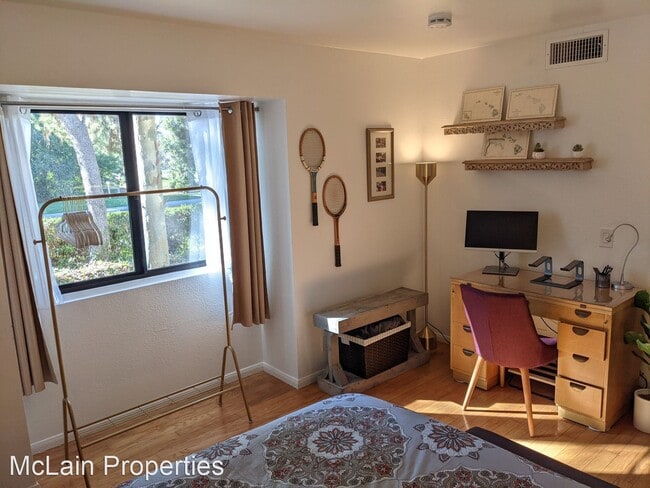 Building Photo - 1 br, 1 bath House - 1941 Wellington Lane ...