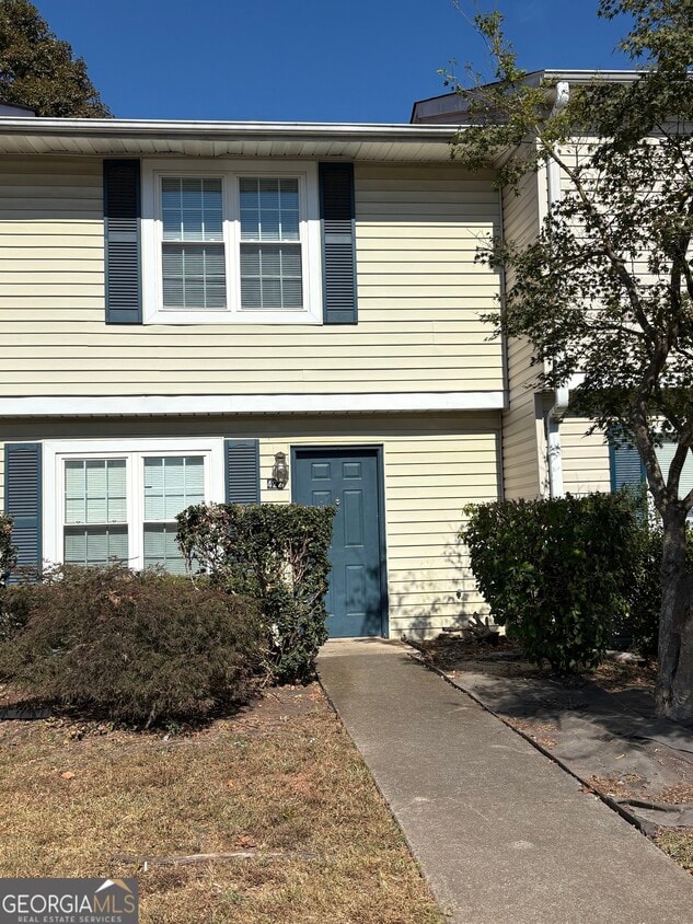 Foto principal - 422 Bainbridge Dr