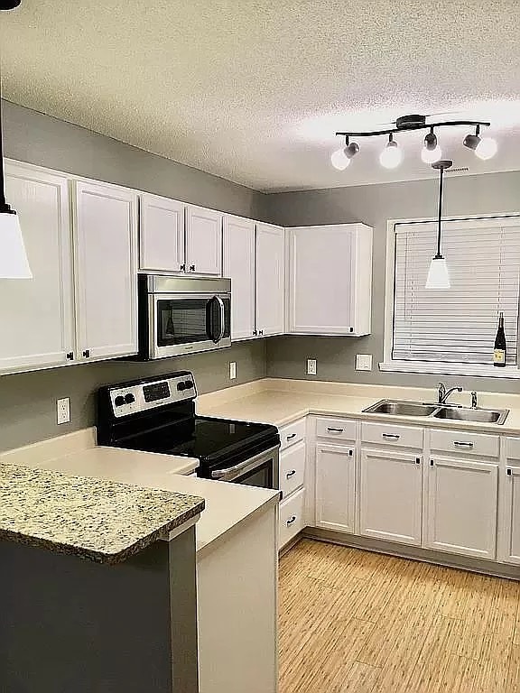 Foto del edificio - 740 Magnolia Ln