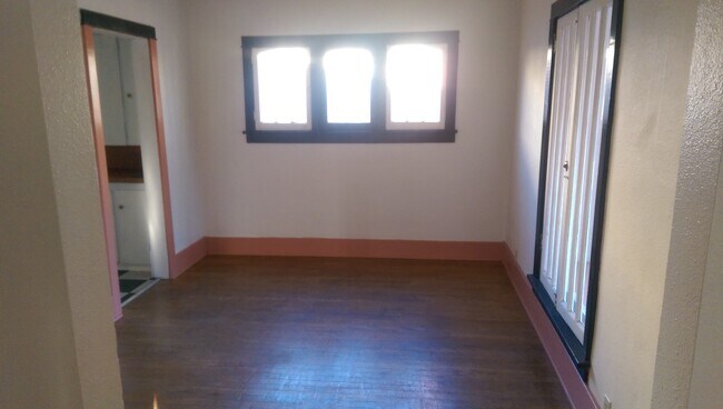 Foto del edificio - 2127 Silver Ave SE