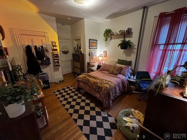 Building Photo - 16 Davis Ave