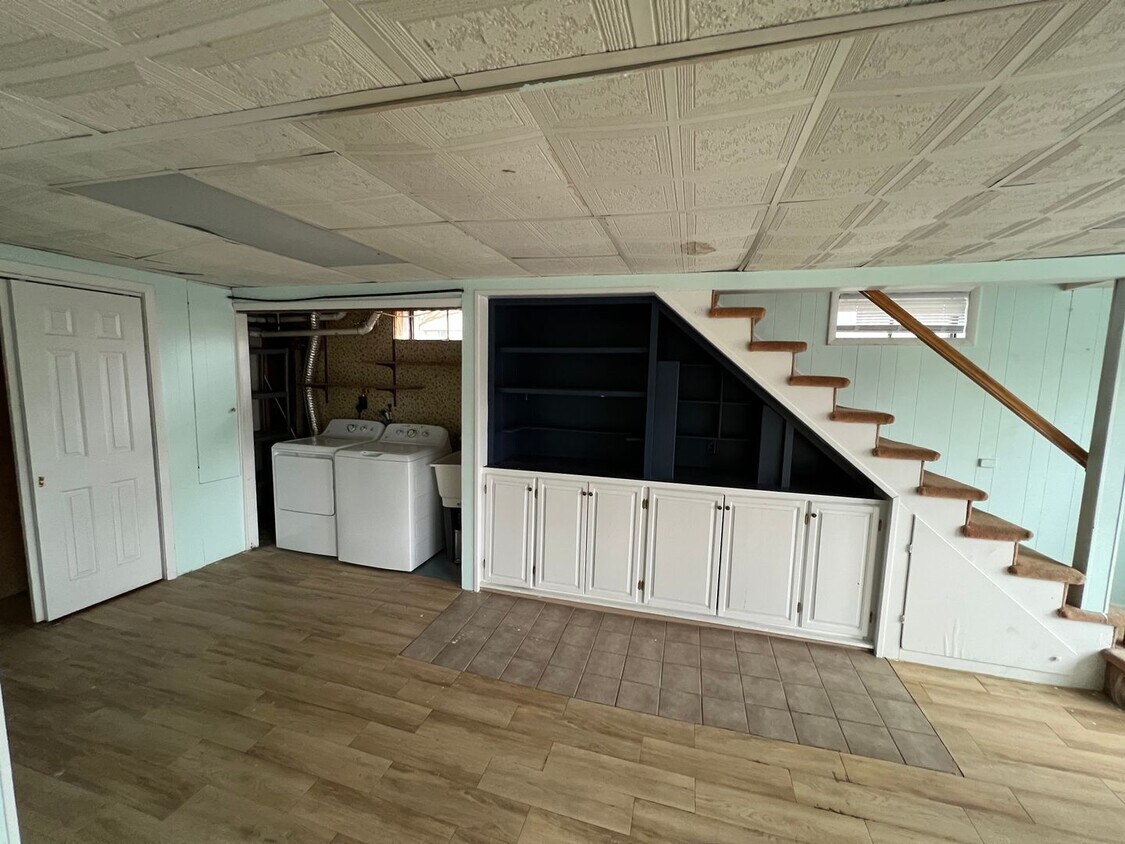 Primary Photo - Single Family Home in Vestal for Rent