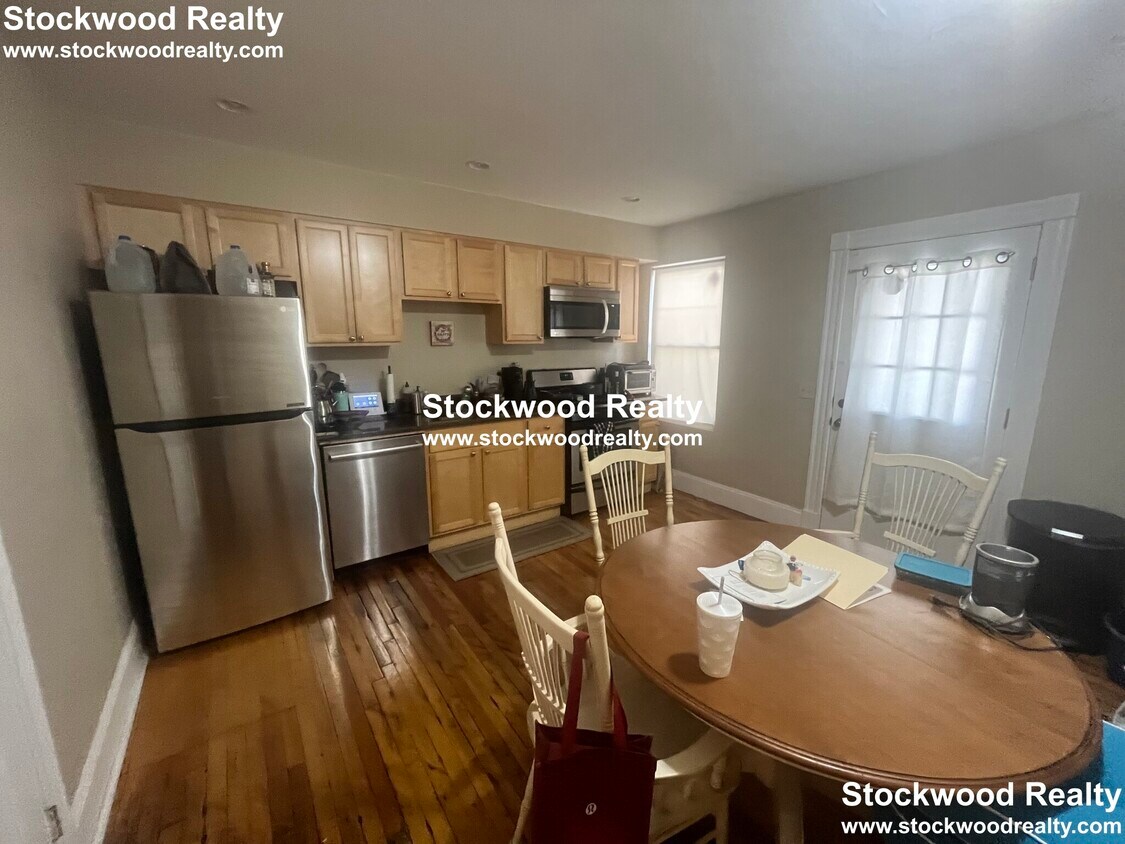 Primary Photo - 866 Dorchester Ave