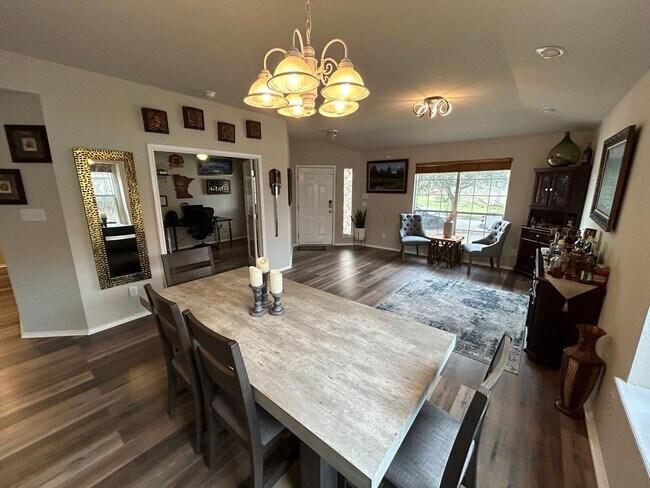 Foto del edificio - *COMING SOON* Spacious Single-Story Home with Bonus Room & Community Amenities!