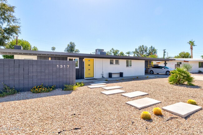 Foto del edificio - 1317 West Myrtle Ave