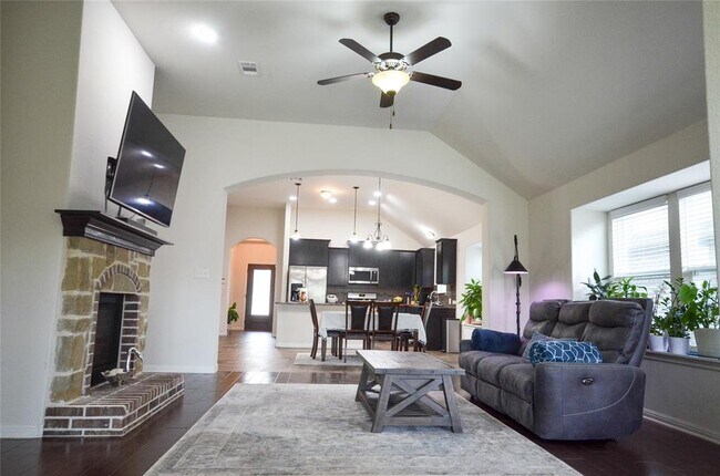 Building Photo - 5632 Sabbia Dr