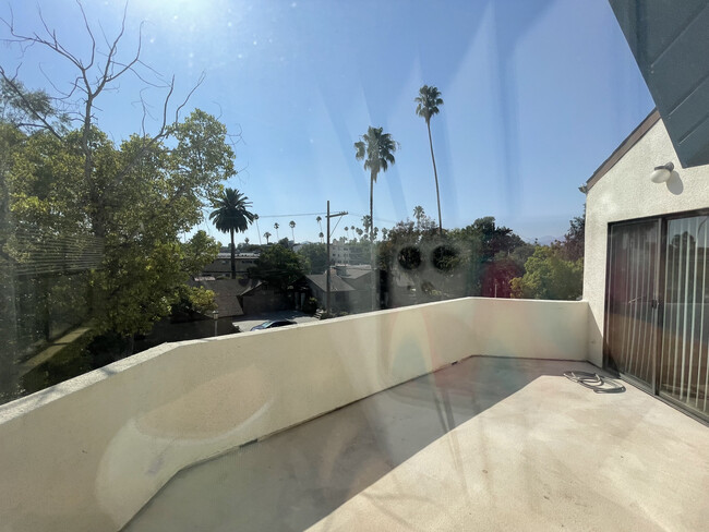 Foto del edificio - 747 E California Blvd