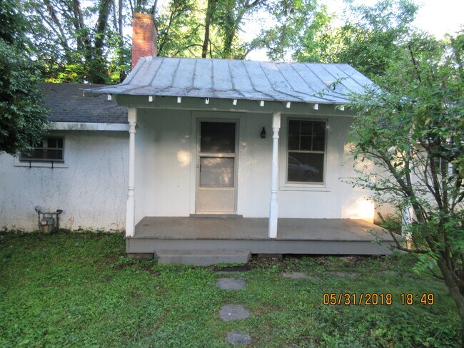 Foto del edificio - 2307 Jefferson Park Ave