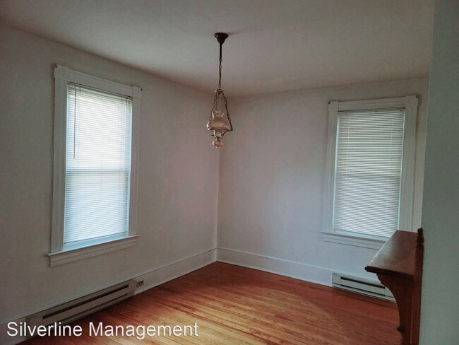 Building Photo - 608 S Main St