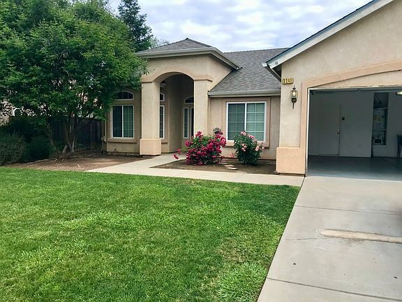 Building Photo - 4 Bed Sanger Home!!