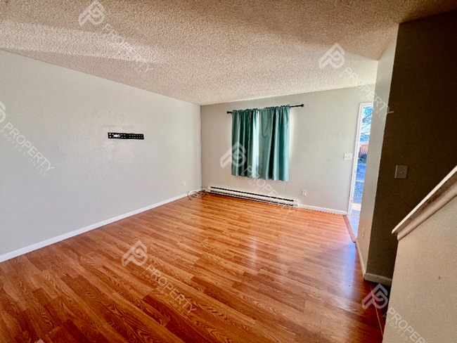 Building Photo - Em Ave Duplex