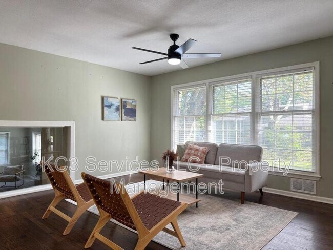 Foto del edificio - 10419 College Ave