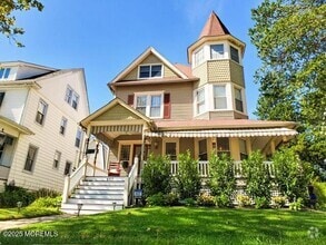 Building Photo - 407 Euclid Ave