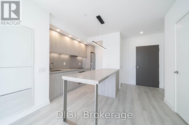 Building Photo - 57 Spadina Ave.