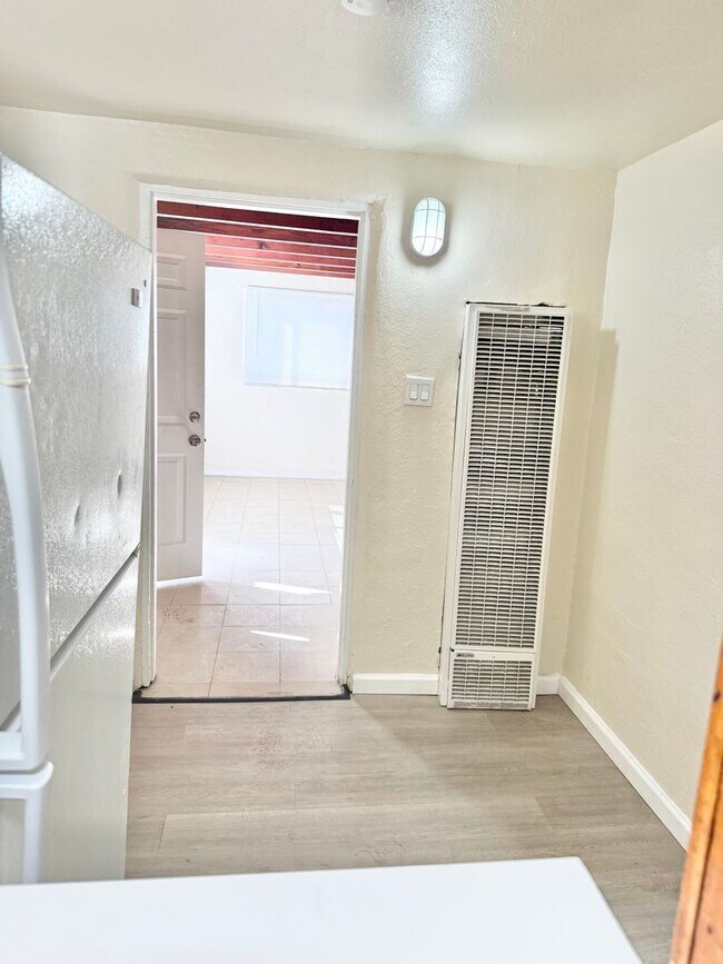 Foto del edificio - 1 Bedroom with Den Available Now