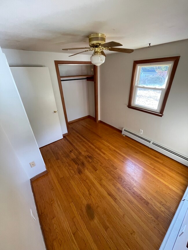 Building Photo - 139 Buck St
