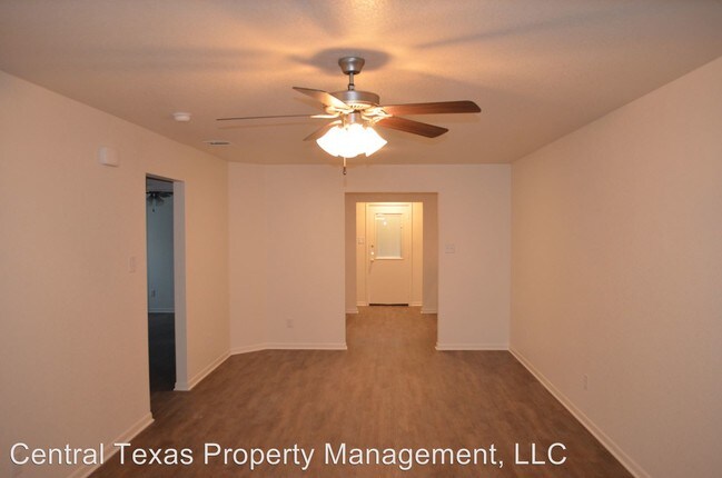 Building Photo - 302 Elbert Ln
