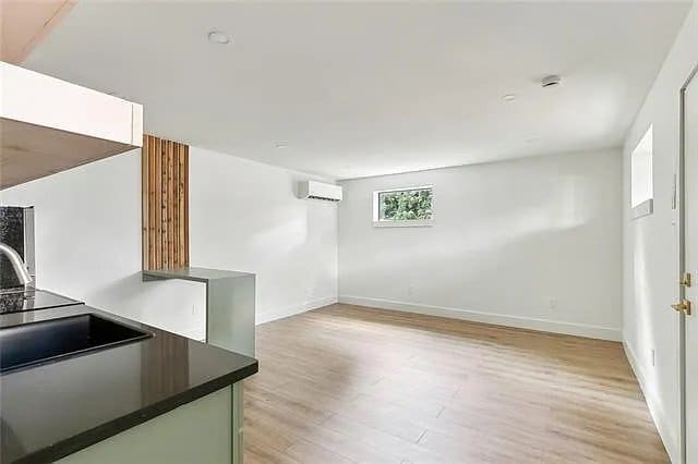 Building Photo - 2115 Danneel St