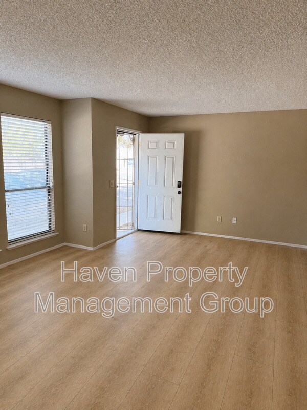 Foto del edificio - 32 W 7th St