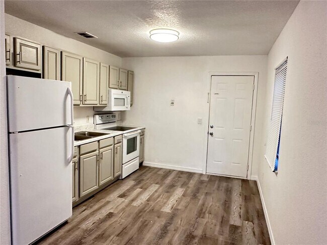 Foto del edificio - 3112 Ave V NW
