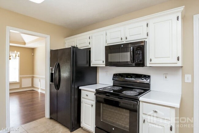 Building Photo - 3180 Willow Park Dr NE