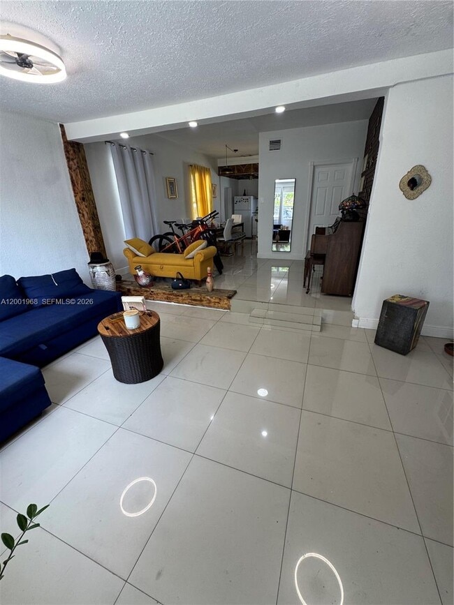 Foto del edificio - 3175 NW 27th St