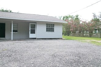 Building Photo - 619 Knowles Rd