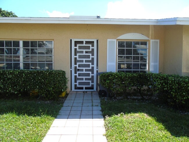 Building Photo - 13719 Flora Pl