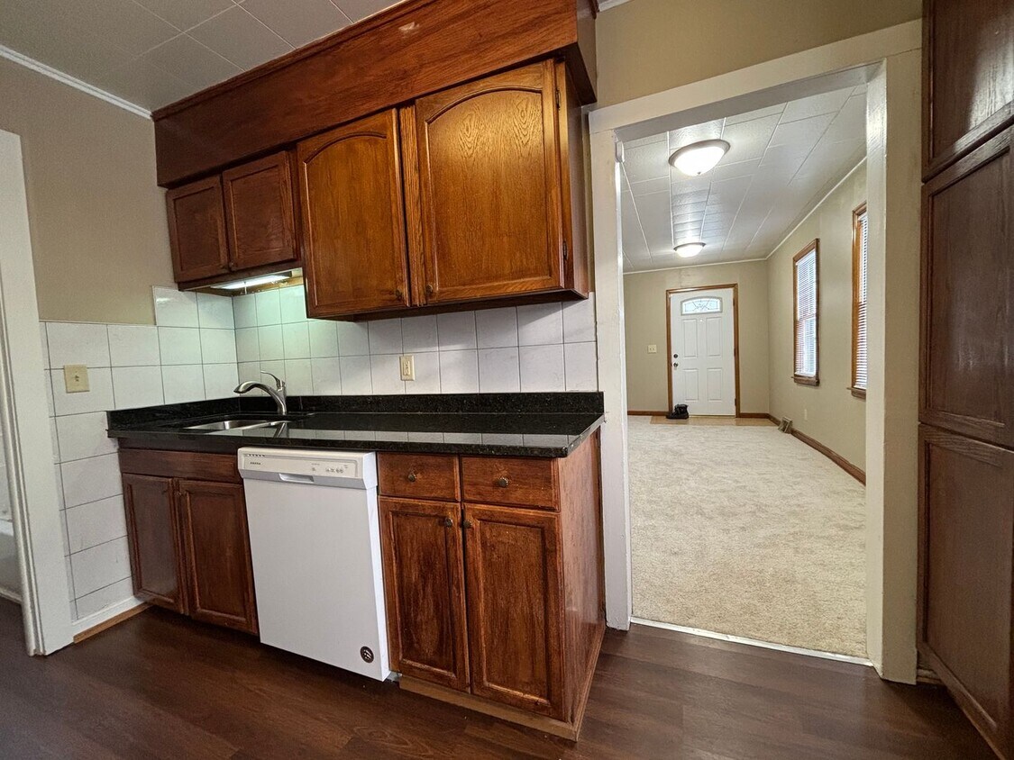 Primary Photo - Phenomenal 2 Bedroom House in St. Paul Nei...