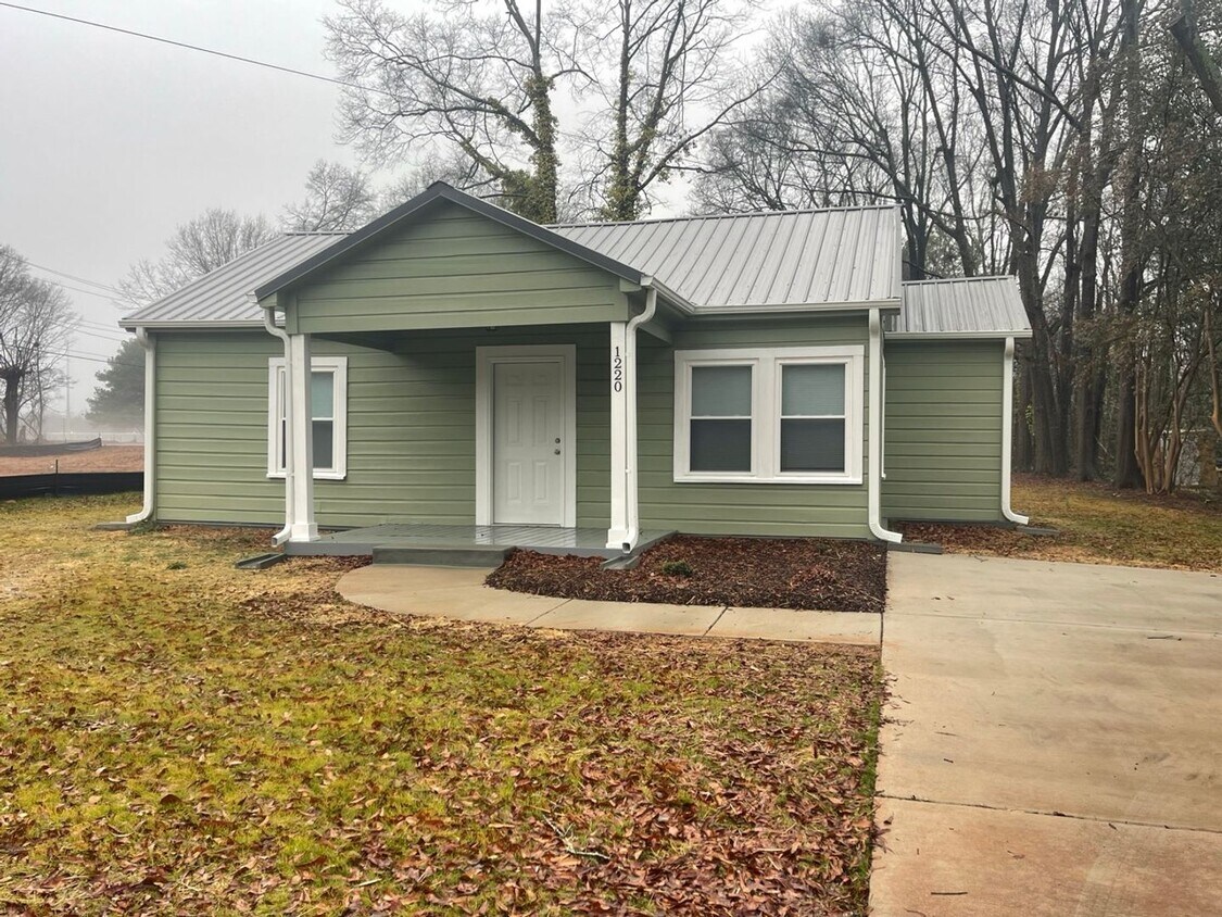 Primary Photo - 3/1.5 update home in Shelby, NC