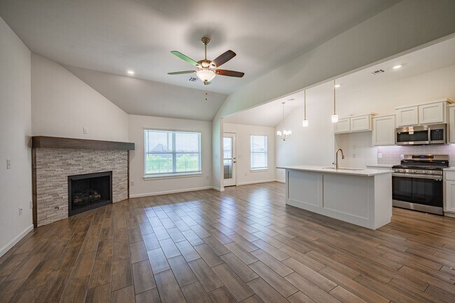 Foto del edificio - Welcome Home! This beautiful 3 bed home in...